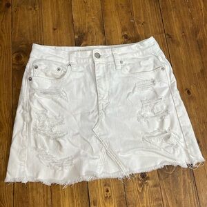 American Eagle Outfitters size 4 white distressed denim mini skirt